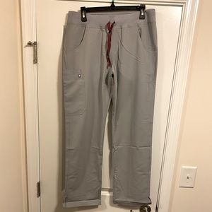 New with Tags! Figs Kade Cargo Pants in Gray. Size Medium